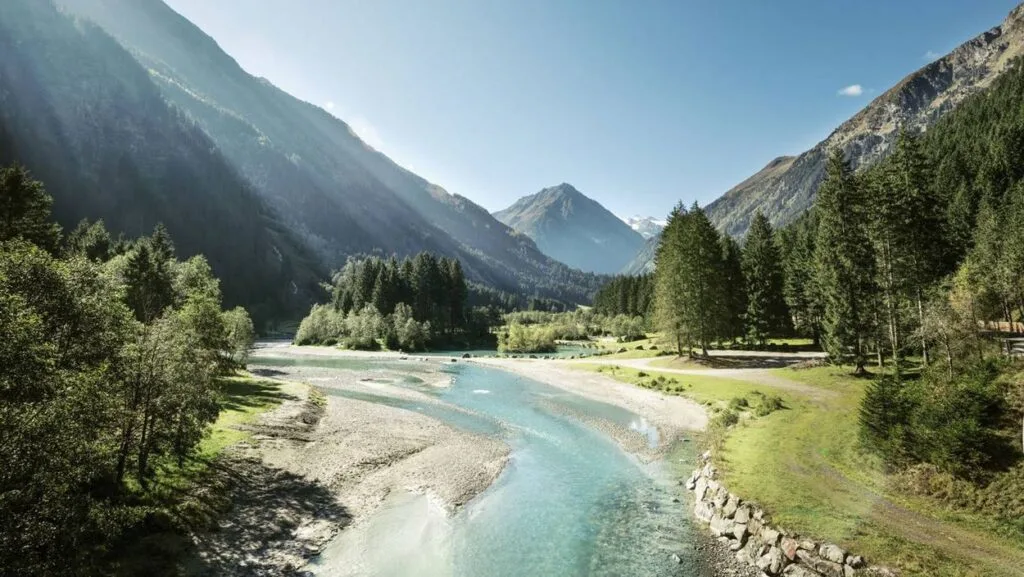 Sommerliche Berglandschaft im Stubaital